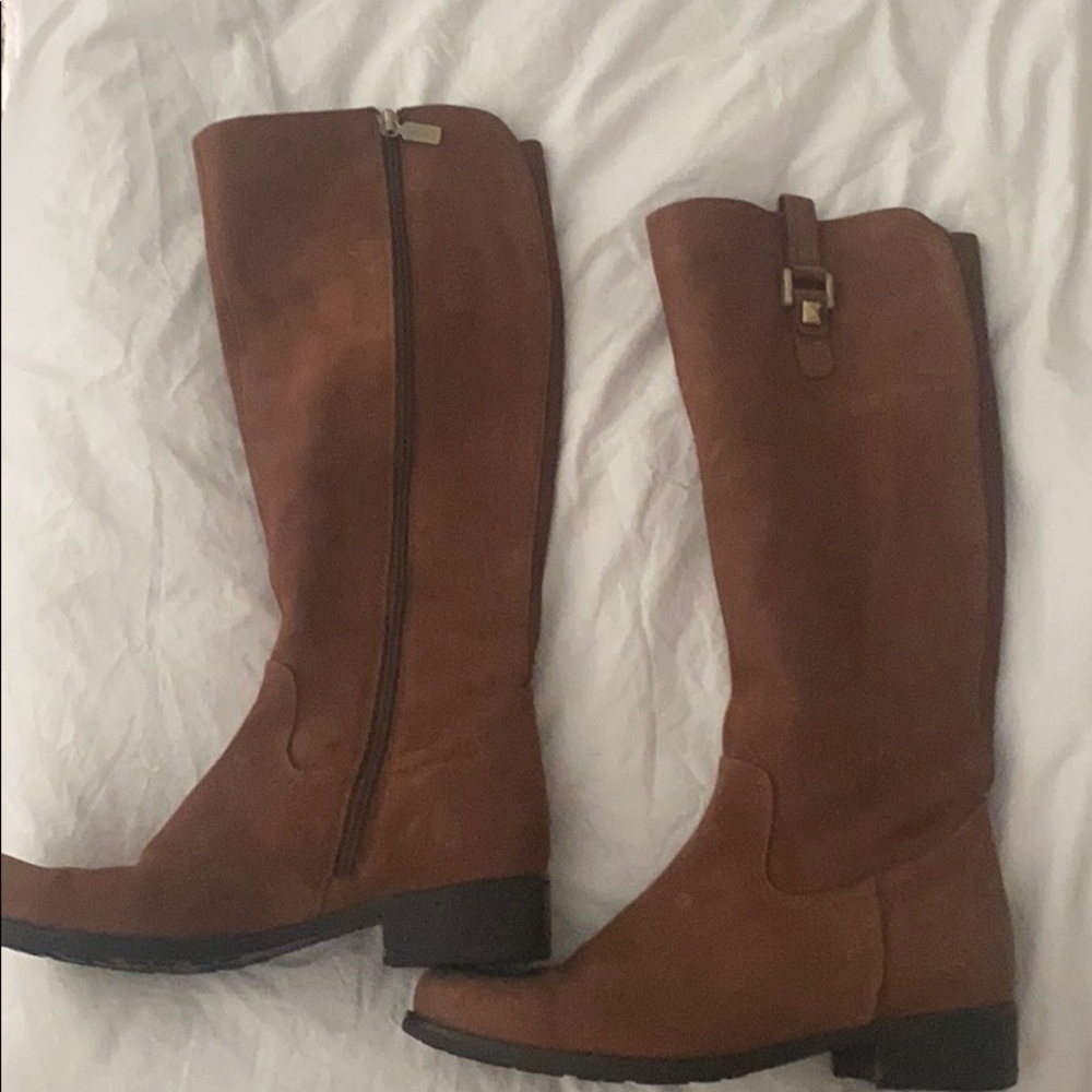 Blonde brown riding boots